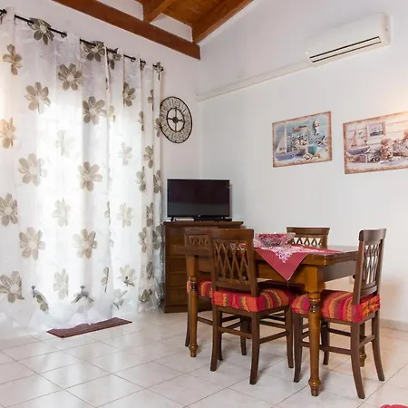 בית נופש Colombohouse87 *